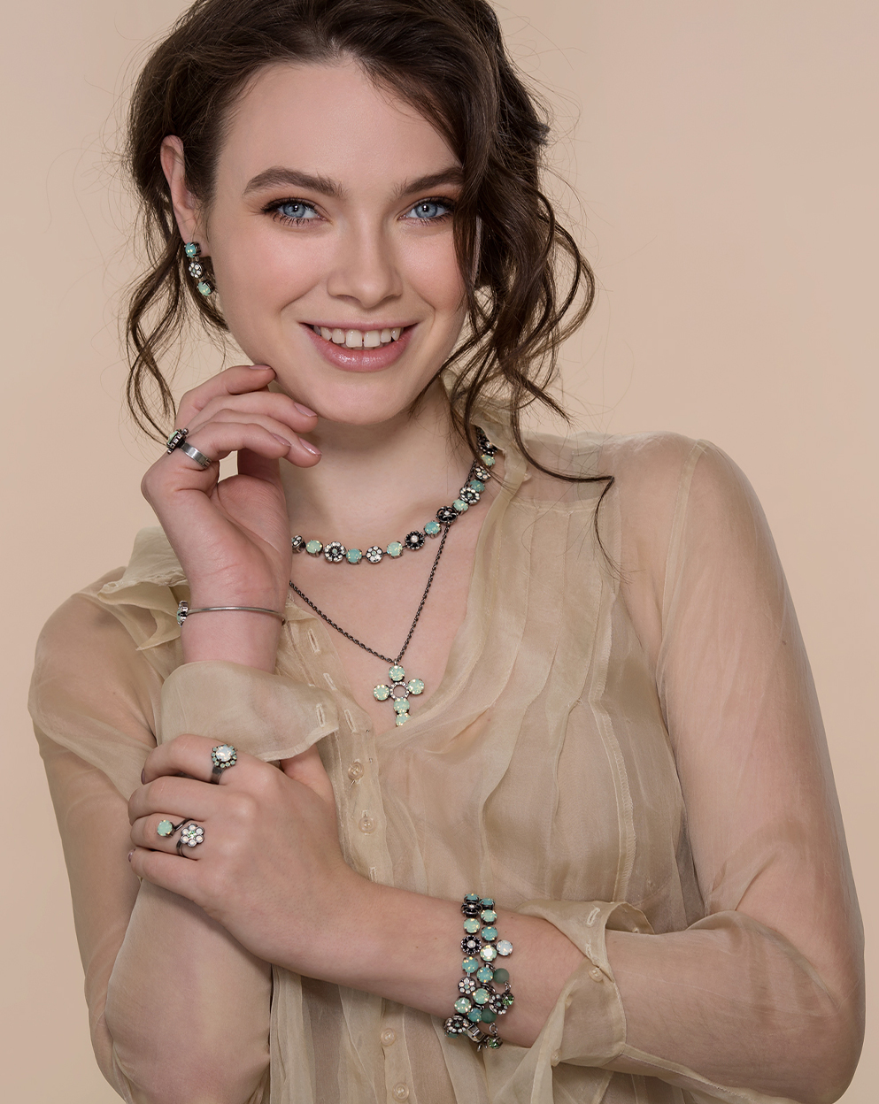 Total look pacific opal crystals cup chain jewelry set GITA Total look pacific opal crystals cup chain jewelry set GITA